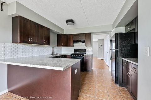 Tiny photo for 1338 S Lorraine Road #A, Wheaton, IL 60189 (MLS # 12590877)