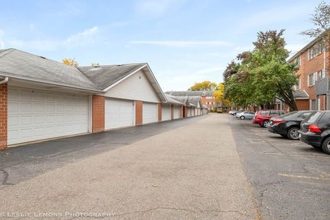 Tiny photo for 1338 S Lorraine Road #A, Wheaton, IL 60189 (MLS # 12590877)