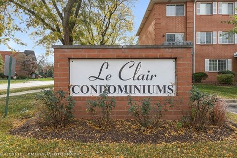 Tiny photo for 1338 S Lorraine Road #A, Wheaton, IL 60189 (MLS # 12590877)