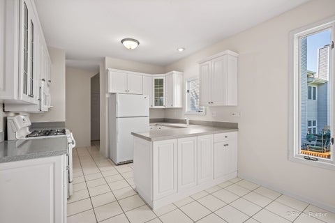 Tiny photo for 255 Charlotte Court, Cary, IL 60013 (MLS # 12634337)