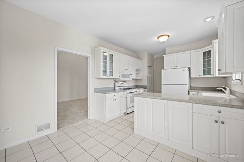 Tiny photo for 255 Charlotte Court, Cary, IL 60013 (MLS # 12634337)