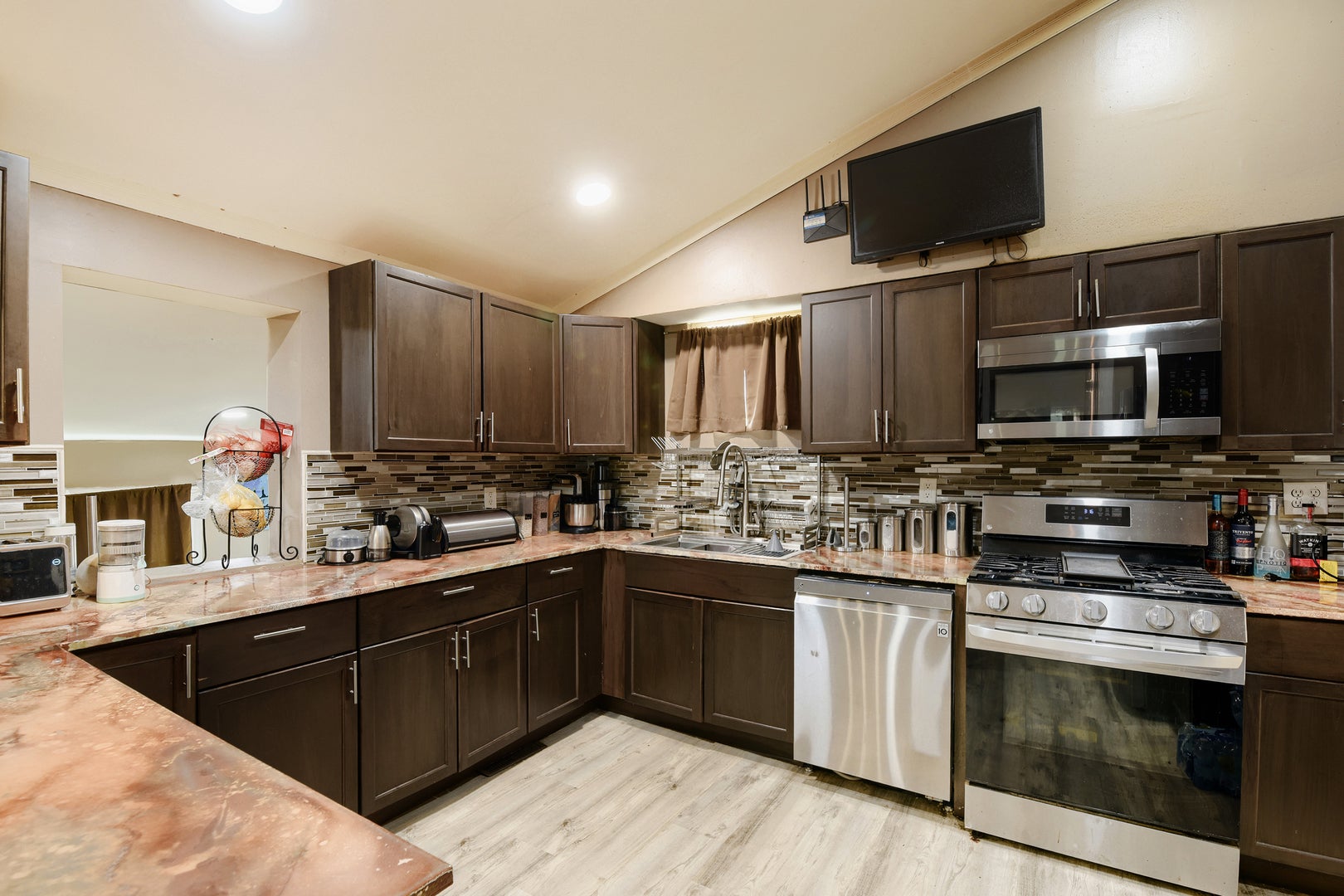 15318 Hastings Drive