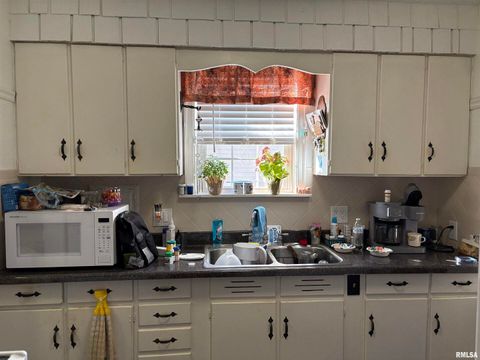 Tiny photo for 831 E 5TH Street, Centralia, IL 62801 (MLS # EB460216)