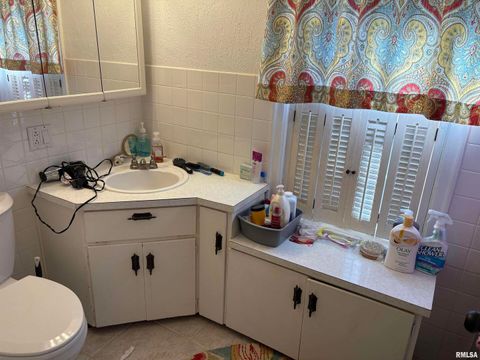 Tiny photo for 831 E 5TH Street, Centralia, IL 62801 (MLS # EB460216)