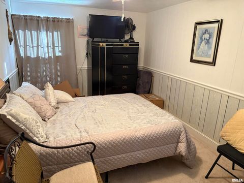 Tiny photo for 831 E 5TH Street, Centralia, IL 62801 (MLS # EB460216)