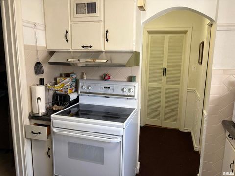 Tiny photo for 831 E 5TH Street, Centralia, IL 62801 (MLS # EB460216)