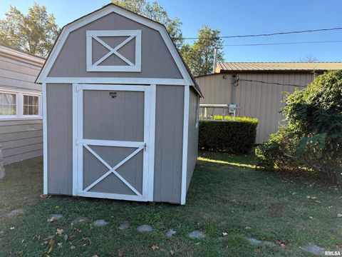 Tiny photo for 831 E 5TH Street, Centralia, IL 62801 (MLS # EB460216)