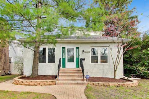 Photo of 1619 Fowler Avenue, Evanston, IL 60201 (MLS # 12623552)