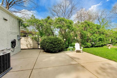 Tiny photo for 1619 Fowler Avenue, Evanston, IL 60201 (MLS # 12623552)