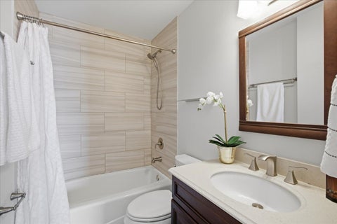 Tiny photo for 2943 N Lincoln Avenue #212, Chicago, IL 60657 (MLS # 12696616)