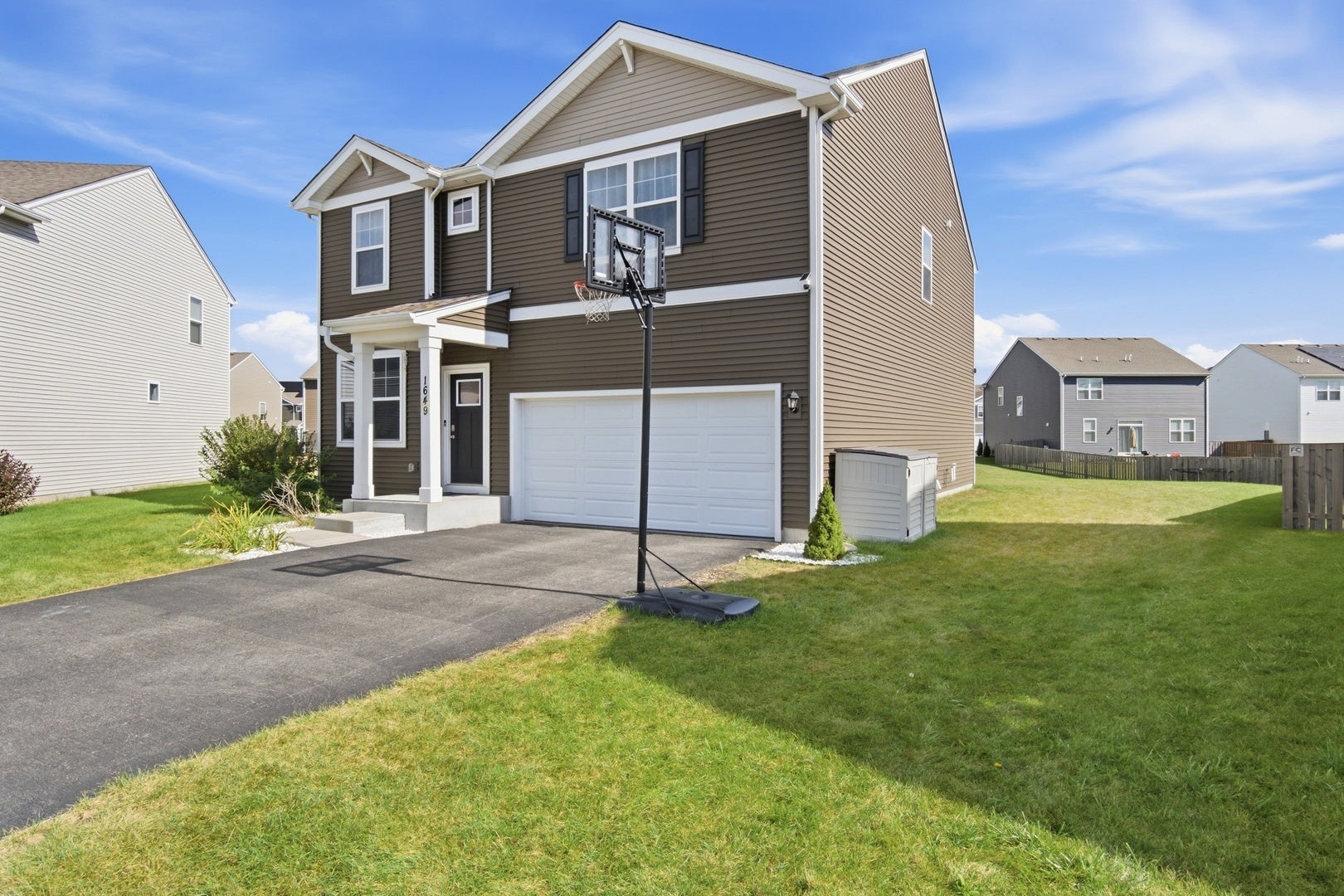 1649 Emma Court