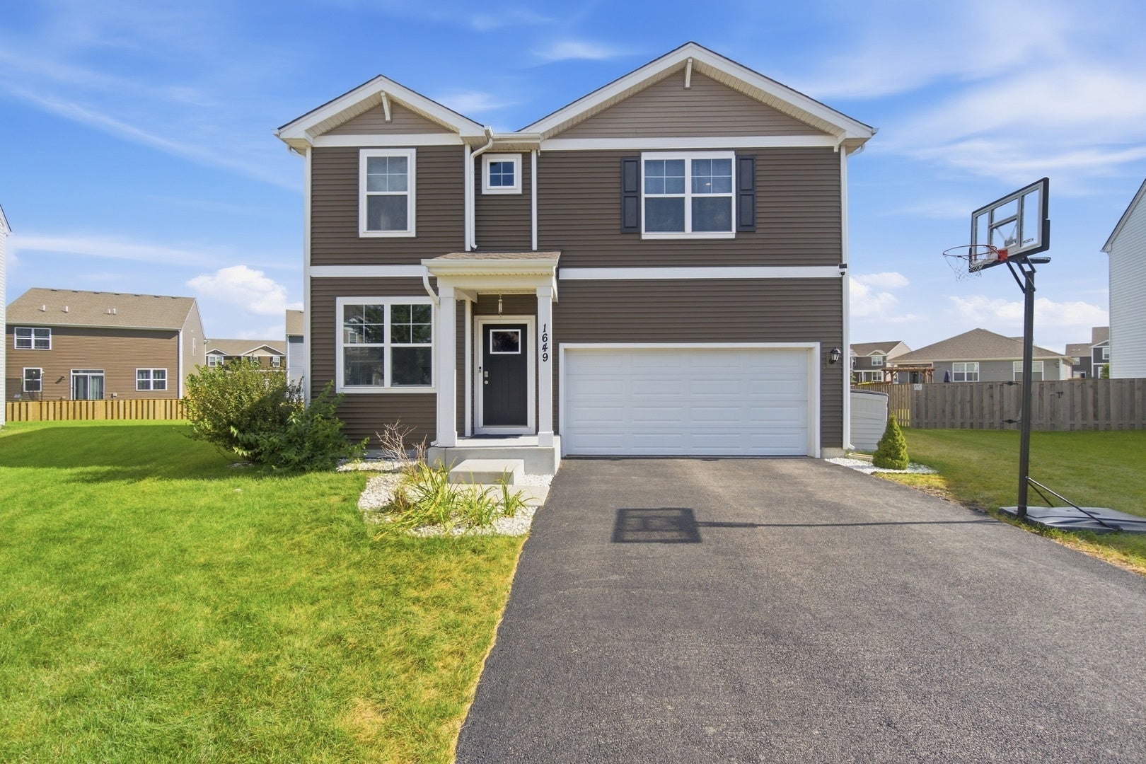 1649 Emma Court