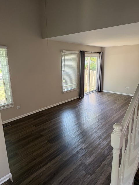 Tiny photo for 1933 N CHARTER POINT Drive, Arlington Heights, IL 60004 (MLS # 12758795)