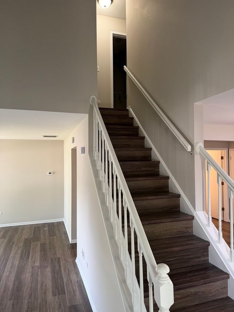 Tiny photo for 1933 N CHARTER POINT Drive, Arlington Heights, IL 60004 (MLS # 12758795)