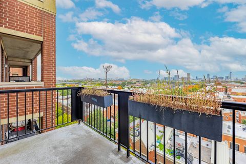 Tiny photo for 811 W 15th Place #806, Chicago, IL 60608 (MLS # 12518232)