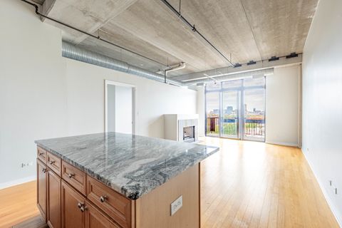 Tiny photo for 811 W 15th Place #806, Chicago, IL 60608 (MLS # 12518232)