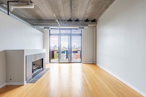 Tiny photo for 811 W 15th Place #806, Chicago, IL 60608 (MLS # 12518232)