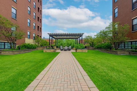 Tiny photo for 811 W 15th Place #806, Chicago, IL 60608 (MLS # 12518232)