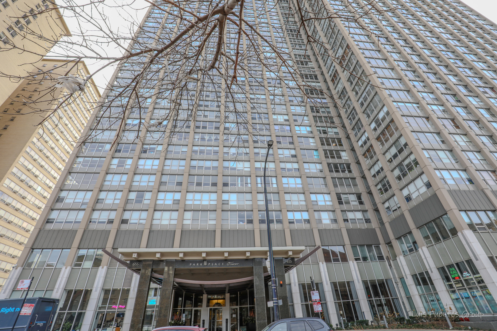 655 W Irving Park Road 4114