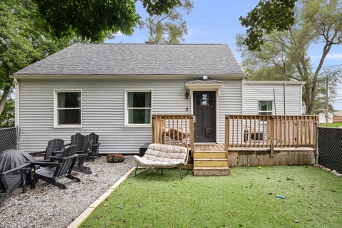 Tiny photo for 2548 Hawley Street, Bettendorf, IA 52722 (MLS # 12727588)