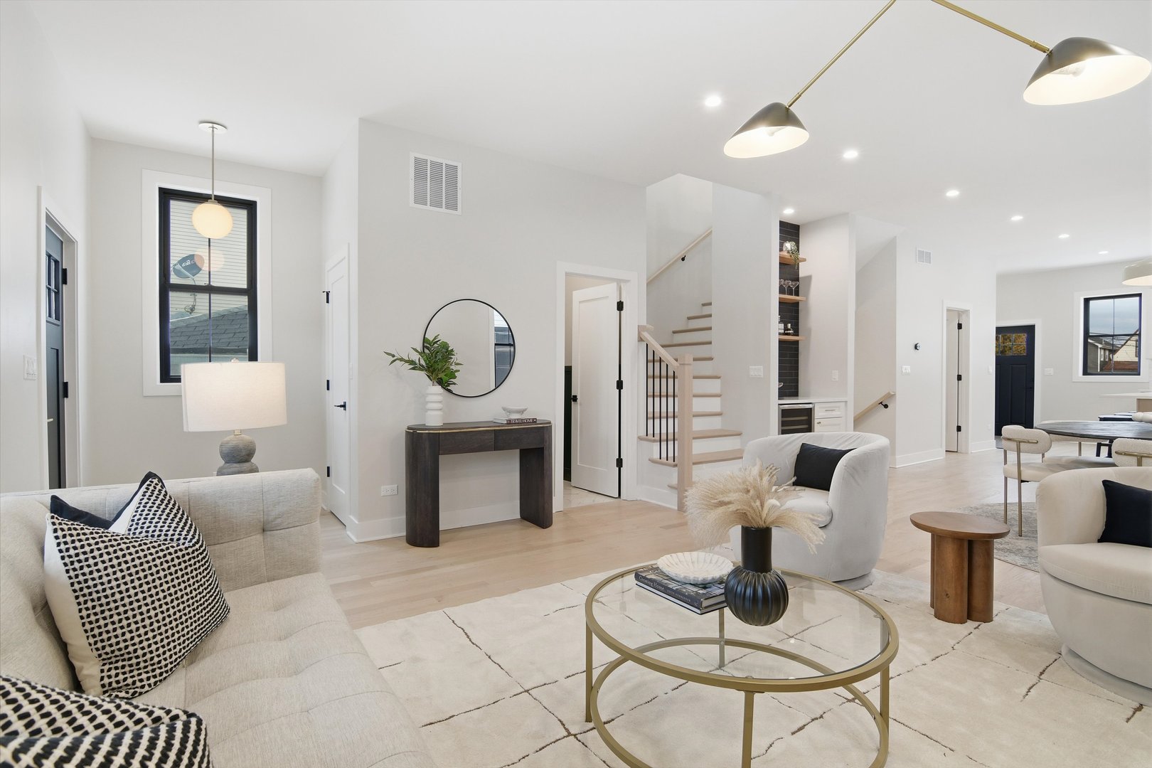 3309 N Whipple Street