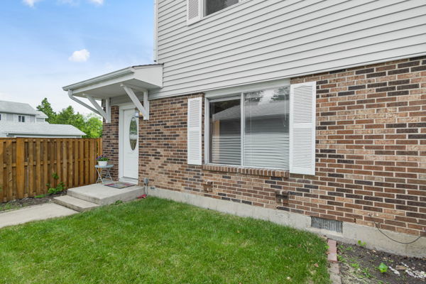 12 Scarlet Hawthorne Court 12