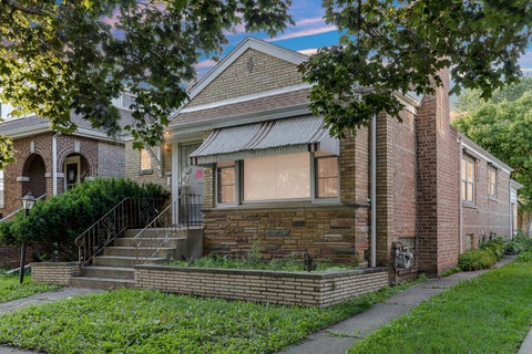 Tiny photo for 2332 Florence Street, Blue Island, IL 60406 (MLS # 12662712)