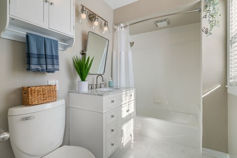 Tiny photo for 931 N Kennicott Avenue, Arlington Heights, IL 60004 (MLS # 12549972)