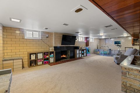 Tiny photo for 931 N Kennicott Avenue, Arlington Heights, IL 60004 (MLS # 12549972)