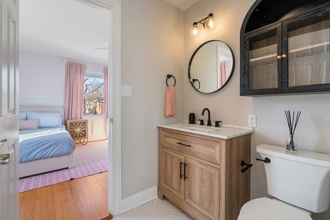 Tiny photo for 931 N Kennicott Avenue, Arlington Heights, IL 60004 (MLS # 12549972)