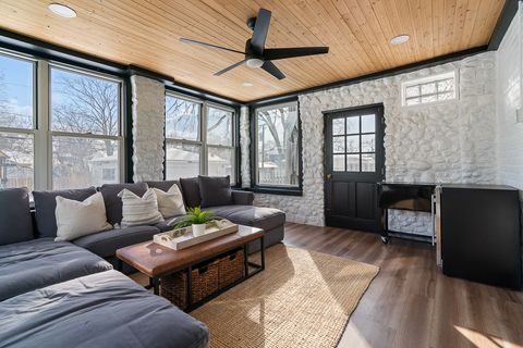 Tiny photo for 931 N Kennicott Avenue, Arlington Heights, IL 60004 (MLS # 12549972)