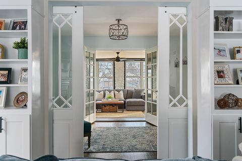 Tiny photo for 931 N Kennicott Avenue, Arlington Heights, IL 60004 (MLS # 12549972)