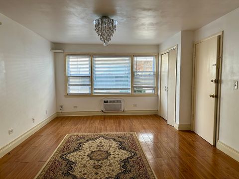 Tiny photo for 8518 W Rascher Avenue #2, Chicago, IL 60656 (MLS # 12568897)
