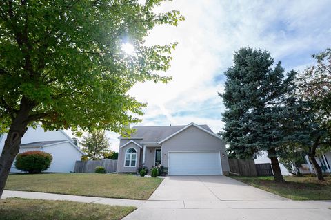 Tiny photo for 1708 Royal Pointe Drive, Bloomington, IL 61704 (MLS # 12508198)