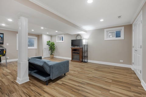 Tiny photo for 428 Franklin Lane, Elk Grove Village, IL 60007 (MLS # 12774624)