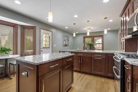 Tiny photo for 428 Franklin Lane, Elk Grove Village, IL 60007 (MLS # 12774624)