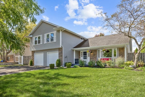 Tiny photo for 428 Franklin Lane, Elk Grove Village, IL 60007 (MLS # 12774624)