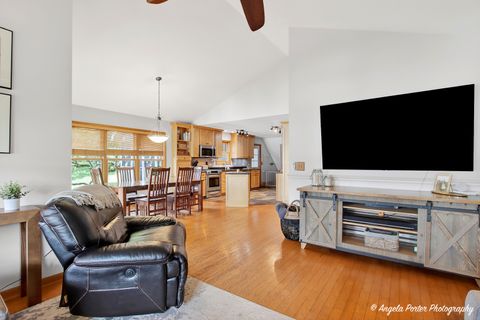 Tiny photo for 5212 W Lake Shore Drive, Wonder Lake, IL 60097 (MLS # 12488588)