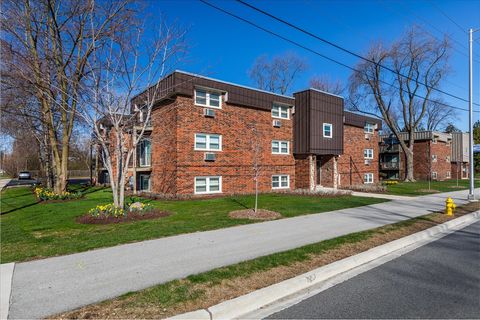 Tiny photo for 5740 East Avenue #2F, Countryside, IL 60525 (MLS # 12615850)