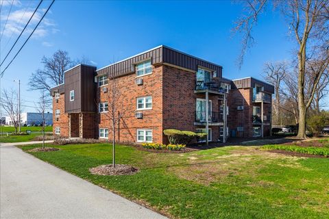 Tiny photo for 5740 East Avenue #2F, Countryside, IL 60525 (MLS # 12615850)