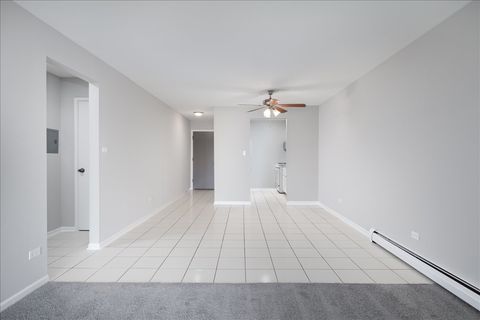 Tiny photo for 5740 East Avenue #2F, Countryside, IL 60525 (MLS # 12615850)