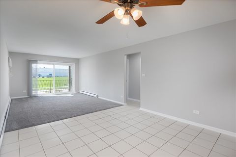 Tiny photo for 5740 East Avenue #2F, Countryside, IL 60525 (MLS # 12615850)