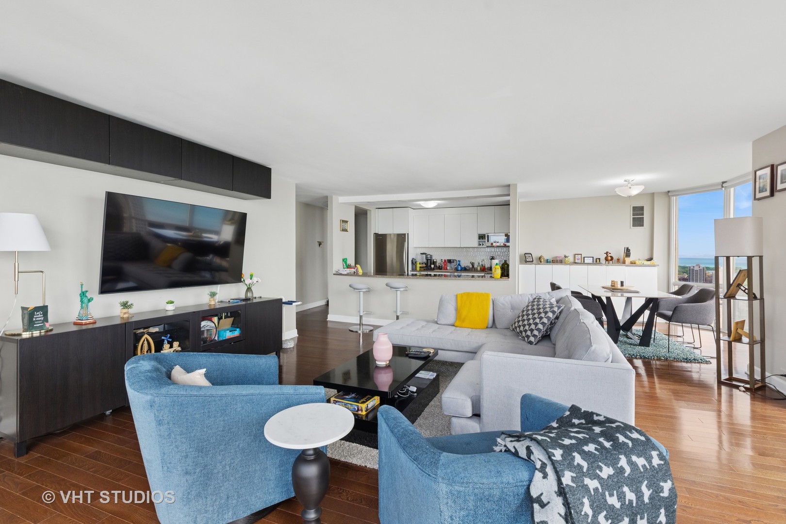 2650 N LAKEVIEW Avenue 4110
