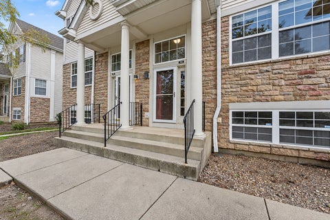 Tiny photo for 882 S Insignia Court, Palatine, IL 60067 (MLS # 12795478)