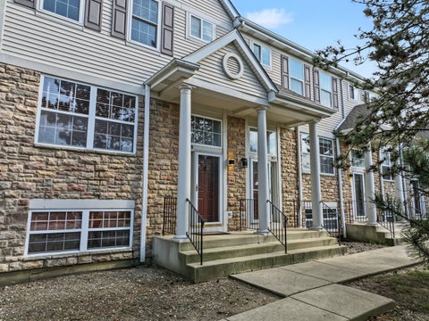 Photo of 882 S Insignia Court, Palatine, IL 60067 (MLS # 12795478)