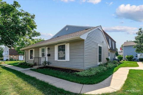 Tiny photo for 1489 Woodcutter Lane #A, Wheaton, IL 60189 (MLS # 12463022)