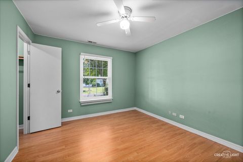 Tiny photo for 1489 Woodcutter Lane #A, Wheaton, IL 60189 (MLS # 12463022)