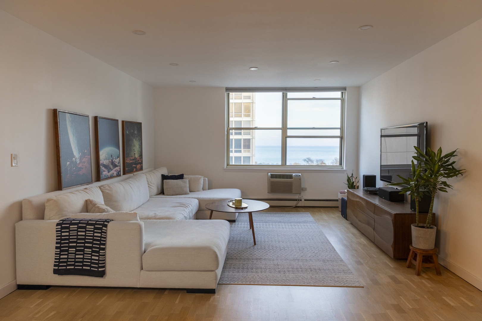 3033 N Sheridan Road 1604