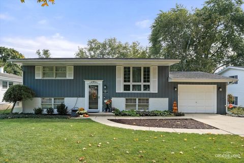 Photo of 1905 Forrest Boulevard, St. Charles, IL 60174 (MLS # 12492971)