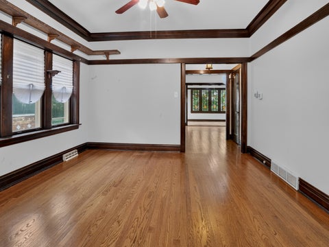 Tiny photo for 626 N Taylor Avenue, Oak Park, IL 60302 (MLS # 12762601)